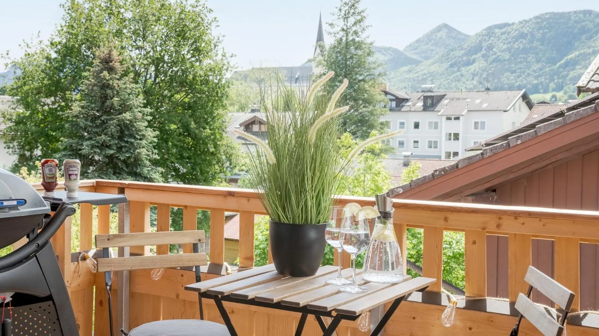 Apartment Fenjoy: Ferienapartment Mit Bergblick / Balkon / Bbq Bernau am Chiemsee